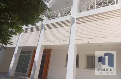 Villa - 5 Bedrooms - 5 Bathrooms for rent in Jumeirah 1 - Jumeirah - Dubai