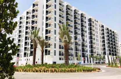 Apartment - 2 Bedrooms - 2 Bathrooms for sale in Waters Edge - Yas Island - Abu Dhabi