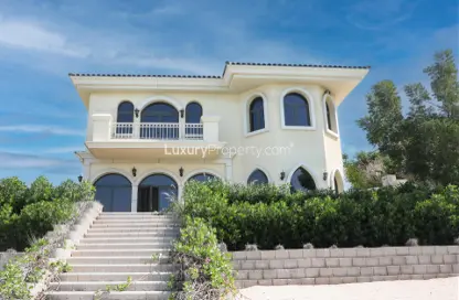 Villa - 4 Bedrooms - 5 Bathrooms for rent in Garden Homes Frond E - Garden Homes - Palm Jumeirah - Dubai