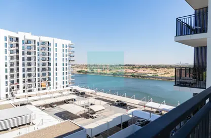 Apartment - Studio - 1 Bathroom for rent in Waters Edge - Yas Island - Abu Dhabi