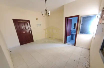 Apartment - 1 Bathroom for rent in Al Butina - Sharjah