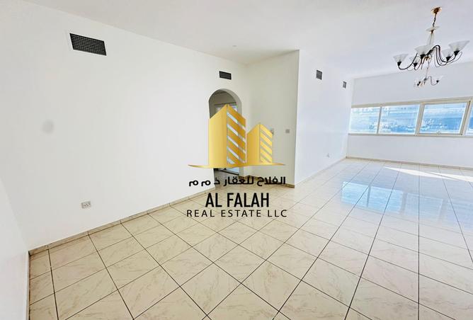 Apartment - 3 Bedrooms - 3 Bathrooms for rent in Zayd Bin Aslam Street - Abu shagara - Sharjah