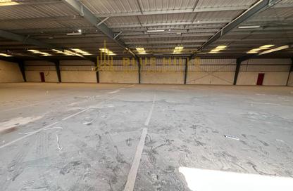 Warehouse - Studio - 2 Bathrooms for rent in Al Qusais Industrial Area - Al Qusais - Dubai