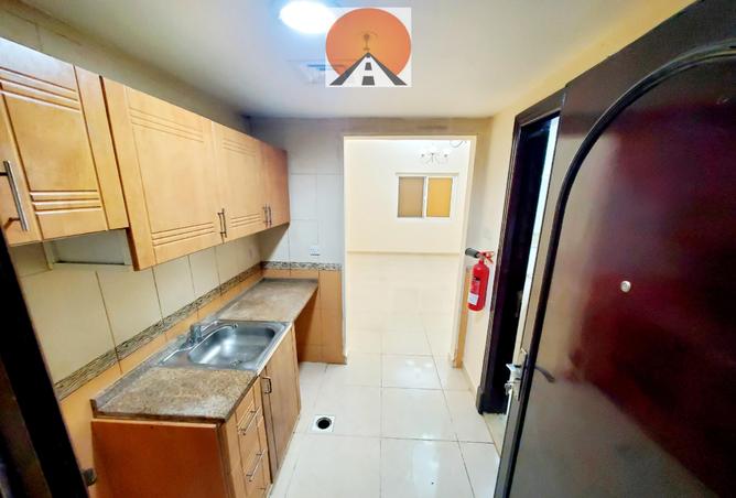 Apartment - 1 Bathroom for rent in Muwailih Building - Muwaileh - Sharjah