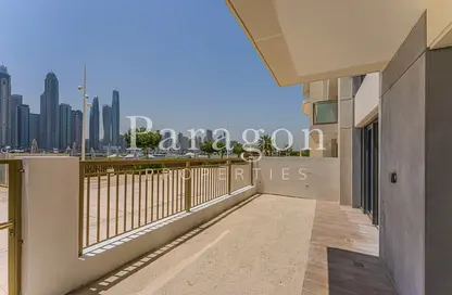 Apartment - 3 Bedrooms - 4 Bathrooms for sale in Marina Vista - EMAAR Beachfront - Dubai Harbour - Dubai