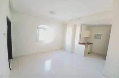 Apartment - 1 Bathroom for rent in SG Muwaileh Building - Muwaileh - Sharjah