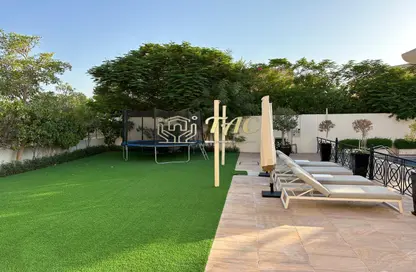 Villa - 5 Bedrooms - 7 Bathrooms for rent in Jumeirah Park - Dubai