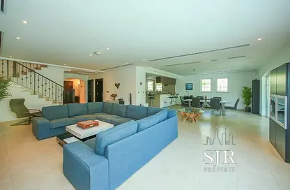 Villa - 4 Bedrooms - 4 Bathrooms for rent in Legacy - Jumeirah Park - Dubai