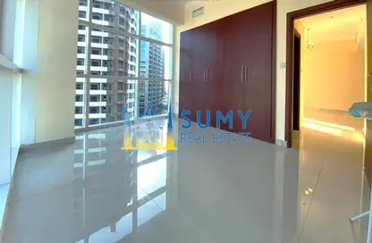 Apartment - 3 Bedrooms - 4 Bathrooms for rent in Oasis Tower 1 - Dubai Sports City - Dubai