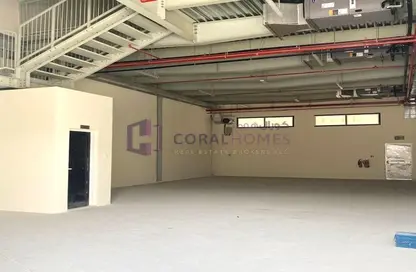 Warehouse - Studio - 5 Bathrooms for rent in Al Warsan - Dubai