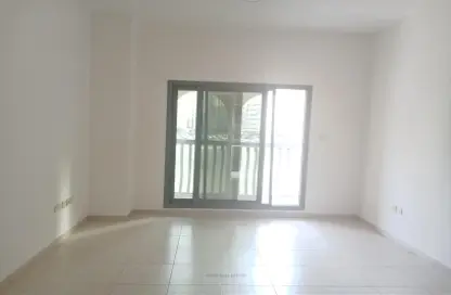 Apartment - 1 Bathroom for rent in Ibtikar 1 - Al Majaz 2 - Al Majaz - Sharjah