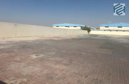Land - Studio for rent in Al Sajaa - Sharjah