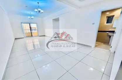 Apartment - 3 Bedrooms - 3 Bathrooms for rent in Muwaileh 29 Building - Muwaileh - Sharjah