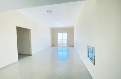 Apartment - 2 Bedrooms - 3 Bathrooms for rent in Al Rawda - Ajman