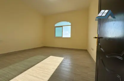 Apartment - 2 Bedrooms - 2 Bathrooms for rent in Baniyas West - Baniyas - Abu Dhabi