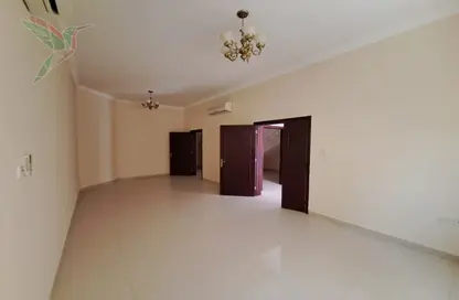 Villa - 3 Bedrooms - 4 Bathrooms for rent in Al Dafeinah - Asharej - Al Ain