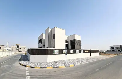 Villa - 6 Bedrooms - 7 Bathrooms for sale in Al Suyoh - Sharjah