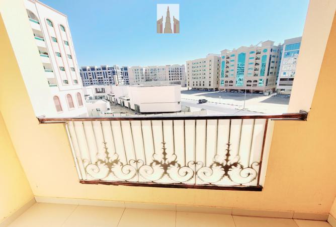 Apartment - 1 Bedroom - 2 Bathrooms for rent in Muwailih Building - Muwaileh - Sharjah