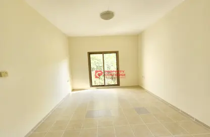 Apartment - 2 Bedrooms - 2 Bathrooms for rent in The Gardens Buildings - The Gardens - Dubai