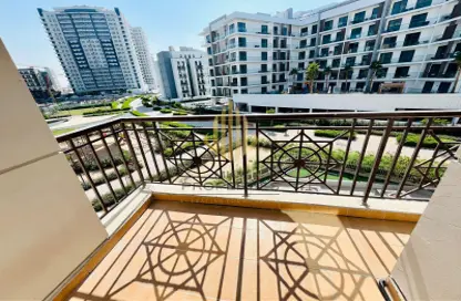 Apartment - 2 Bedrooms - 3 Bathrooms for rent in La Fontana - Arjan - Dubai