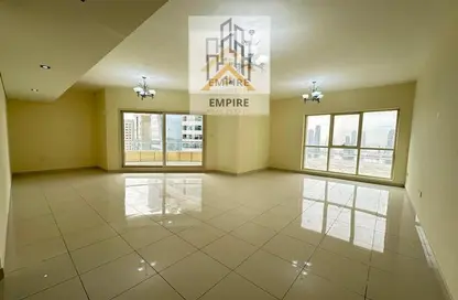 Apartment - 3 Bedrooms - 4 Bathrooms for rent in Robot Park Tower - Al Khan - Sharjah