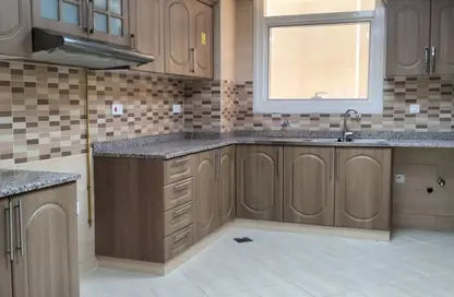 Apartment - 2 Bedrooms - 2 Bathrooms for rent in Khalifa Street - Abu Dhabi