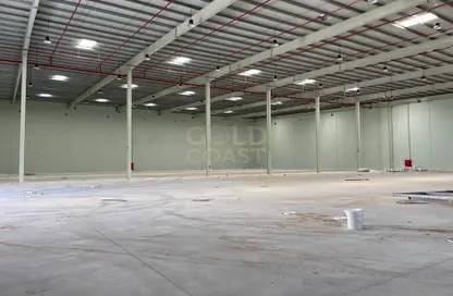 Warehouse - Studio - 2 Bathrooms for rent in Umm Al Thuoob - Umm Al Quwain