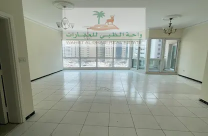 Apartment - 3 Bedrooms - 3 Bathrooms for rent in Al Kaloti Tower - Al Majaz 2 - Al Majaz - Sharjah