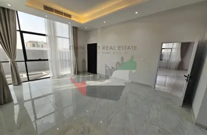 Villa - 4 Bedrooms - 5 Bathrooms for rent in Al Aweer 1 - Al Aweer - Dubai