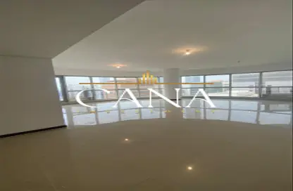 Apartment - 4 Bedrooms - 5 Bathrooms for rent in Silver Tower - Corniche Road - Abu Dhabi