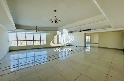 Apartment - 4 Bedrooms - 4 Bathrooms for rent in Al Mamzar Tower - Al Mamzar - Sharjah - Sharjah