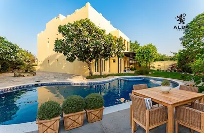 Villa - 5 Bedrooms - 6 Bathrooms for rent in Meadows 6 - Meadows - Dubai