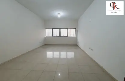 Apartment - 2 Bedrooms - 4 Bathrooms for rent in Shabiya 10 - Shabiya - Mussafah - Abu Dhabi