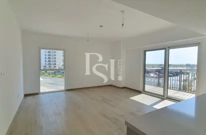 Apartment - 3 Bedrooms - 4 Bathrooms for rent in Waters Edge - Yas Island - Abu Dhabi