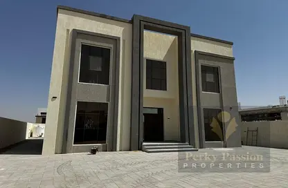 Villa - 5 Bedrooms - 7 Bathrooms for rent in Al Aweer 1 - Al Aweer - Dubai