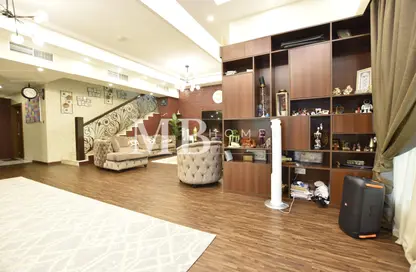 Villa - 4 Bedrooms - 5 Bathrooms for rent in Circle Villas - Jumeirah Village Circle - Dubai