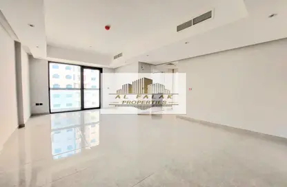 Apartment - 1 Bedroom - 2 Bathrooms for rent in Al Hafeet Tower - Al Taawun Street - Al Taawun - Sharjah