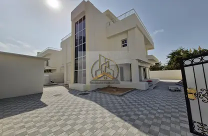 Villa - 3 Bedrooms - 5 Bathrooms for rent in Al Mina - Abu Dhabi