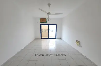 Apartment - 2 Bedrooms - 2 Bathrooms for rent in Al Wahda Building - Al Majaz 2 - Al Majaz - Sharjah