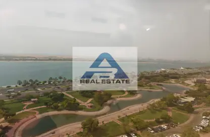 Apartment - 3 Bedrooms - 4 Bathrooms for rent in Golden Beach Tower - Corniche Road - Abu Dhabi