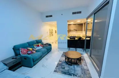 Apartment - 1 Bathroom for rent in Golden Dream Tower 1 - Jumeirah Village Circle - Dubai