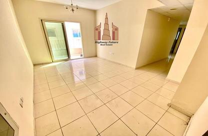 Apartment - 3 Bedrooms - 2 Bathrooms for rent in Muwaileh 29 Building - Muwaileh - Sharjah