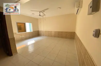 Apartment - 1 Bathroom for rent in Muweileh Community - Muwaileh Commercial - Sharjah