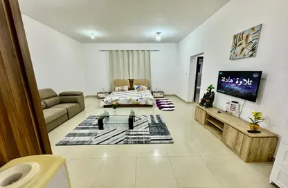 Apartment - 1 Bathroom for rent in Villa Compound - Khalifa City - Abu Dhabi