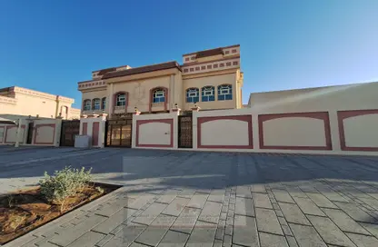 Villa - 5 Bedrooms - 7 Bathrooms for rent in Mohamed Bin Zayed Centre - Mohamed Bin Zayed City - Abu Dhabi