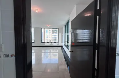 Apartment - 3 Bedrooms - 4 Bathrooms for rent in Hamdan Street - Abu Dhabi