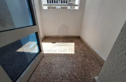 Apartment - 2 Bedrooms - 2 Bathrooms for rent in Al Salam Tower - Tourist Club Area - Abu Dhabi