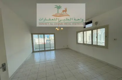 Apartment - 3 Bedrooms - 5 Bathrooms for rent in Al Ferasa Tower - Al Majaz 1 - Al Majaz - Sharjah