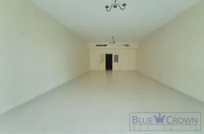 Apartment - 3 Bedrooms - 4 Bathrooms for rent in Saeed Al Alami Building - Al Taawun - Sharjah