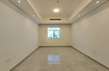 Apartment - 2 Bedrooms - 2 Bathrooms for rent in Hai Al Qalaa - Al Jaheli - Al Ain